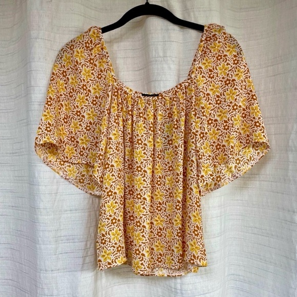 Ann Taylor flowy floral blouse Small Petite NWT - Picture 3 of 4